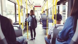 Bonus trasporti: da domani le domande. Contributo fino a 60 euro per gli abbonamenti