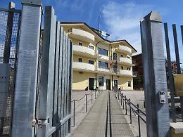 Lite finita a coltellate, un giovane in ospedale. Indaga la polizia