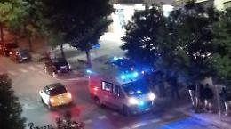 Palazzina evacuata e famiglie in strada. Soccorsi sul posto
