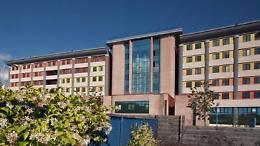 Picchiata dalla sorella della sposa e abbandonata dopo la festa