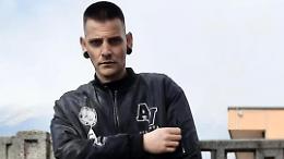 Si rifiuta di tatuare un minorenne. Il caso di Cristiano Gulia diventa virale
