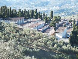 Ancora ladri in azione al cimitero. Furti anche nelle auto