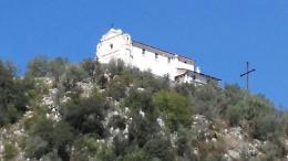 Aggredito alle spalle con calci e pugni. Un uomo finisce in ospedale