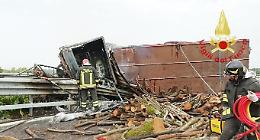 Giuseppe Maggi morì carbonizzato nella cabina del camion. Ieri l'udienza preliminare