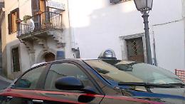 Rubano la cassaforte di un negozio. Sulle tracce dei ladri