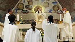Conclusi i lavori, la chiesa ha riaperto al culto. Momenti di grande emozione