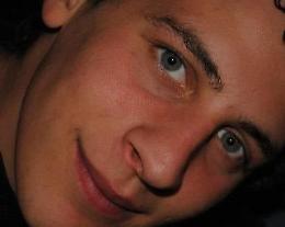 Giovane trovato morto nel suo letto. La tragica scoperta