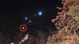 Fino a notte fonda aggrappata ai rami per non cadere nel burrone di 50 metri