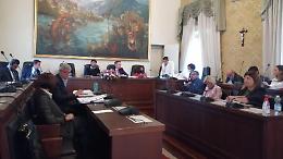 Sospetti sulle assunzioni. Ora Fratelli d'Italia affonda il colpo