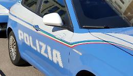 Minaccia di lanciarsi dal tetto del multipiano. Immediato l'intervento dei soccorsi