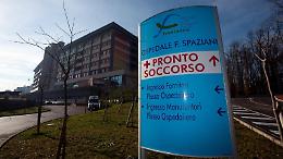 Si sente male mentre gioca a tennis: diciottenne in ospedale