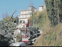 Frana la collina di Santa Cecilia. Il Comune corre ai ripari