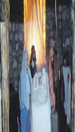 Trecento figuranti di tutte le età: torna il fascino del presepe vivente