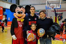 La vittoria del Cassino col Pozzuoli e la festa dei piccoli cestisti