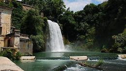 Uno scatto dalla terrazza della cascata. Ecco il nuovo contest fotografico