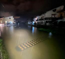 Allagamenti e smottamenti in diverse zone della città. Le operazioni