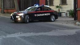 Furto in una tabaccheria. I ladri entrano da un buco praticato nel negozio vicino