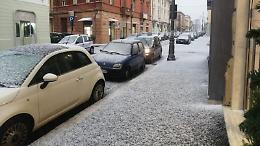 Ancora maltempo. La grandine imbianca corso Volsci