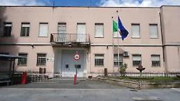 Sequestrati cellulari ai detenuti. L'operazione della penitenziaria