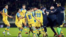 Il Frosinone espugna anche Brescia e continua la corsa solitaria in testa