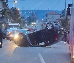 Si ribalta con l'auto. Sul posto il personale medico e i carabinieri