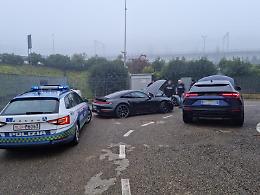 Traffico di auto di lusso. Sequestrati in autostrada veicoli per un milione di euro