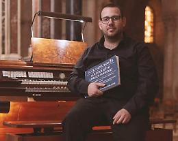 Il maestro organista Riccardo Tiberia si impone all'estero