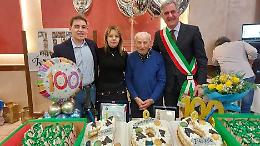 Tutta la comunità in festa per i cento anni di zio Ernesto