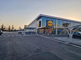 Oggi l'inaugurazione del nuovo supermercato Lidl. Ed è già polemica
