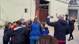 Dal trionfo a "The Voice Senior" a casa. Città in festa per Maria Teresa Reale