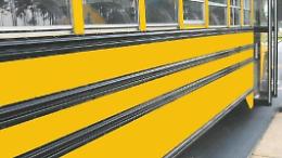 Investito da uno scuolabus. Muore bimbo di un anno e mezzo