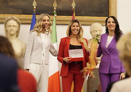 Diritti umani e delle donne, Claudia Conte premiata in Campidoglio