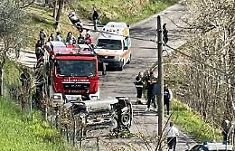 Auto si ribalta, due anziani feriti