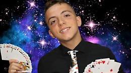 Il giovane Nicolas Santoro e la passione per la magia. Oggi in scena