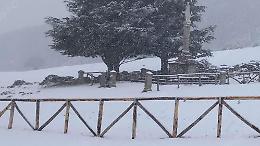 Un risveglio imbiancato. Torna la neve sui monti della Ciociaria