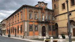 Tari da pagare senza bollette.Tante le proteste