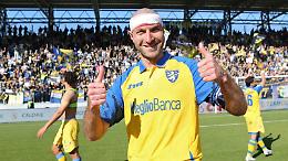 Il Frosinone non sbaglia. Un altro passo verso la “A”