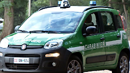 Sequestrati rifiuti plastici abbandonati in un'azienda 