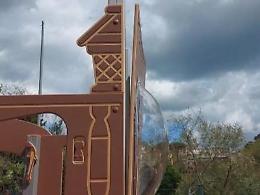 Già danneggiata la nuova area giochi inclusiva del parco Matusa