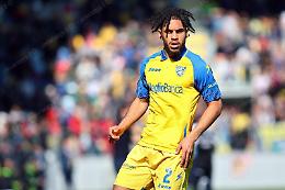 Tegola in casa Frosinone, si è fermato Anthony Oyono