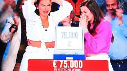 Alessandra e sua sorella vincono 75.000 euro ad "Affari tuoi"