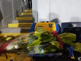 Frosinone-Reggina, l'omaggio dei due capitani a Curzio Stirpe