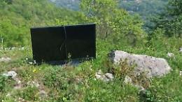 Televisore abbandonato sui tornanti di monte Prato