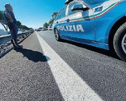 Intercettate e recuperate due auto rubate. Denunciati due uomini