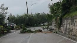 Maltempo, frane in due diverse zone. Sul posto la protezione civile