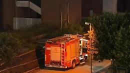 Vigili del fuoco all'ex Serapide. Preoccupazione tra i residenti. Ma stanno cercando una gatta