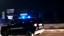 Tensione e scontri in centro. Intervengono le forze dell'ordine