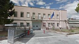 Con il telefono in carcere. Stavolta non un mini-cellulare ma uno smartphone