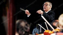 Una colonna sonora, l'illuminazione e l'incontro col maestro