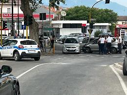 Incidente all'incrocio di via Marittima. Coinvolte due auto